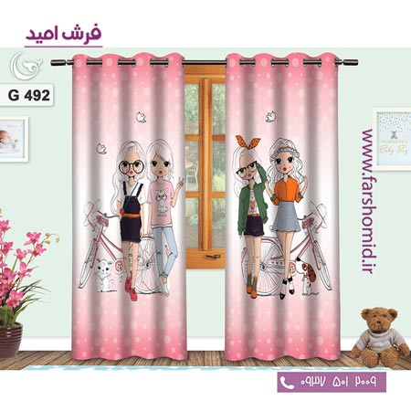 یک جفت پنل پرده پانچی دوخت شده و آماده نصب طرح دختر های دوچرخه سوار کد ۴۹۲
