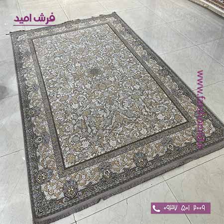 فرش ماشینی 1200 شانه گلبرجسته افشان تخت طاووس نقره ای خاطره کویر کاشان