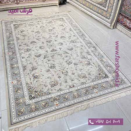 فرش ماشینی 700 شانه کلکسیون آوازه افشان آناشید بژ حاشیه نقره ای فرش سورنا